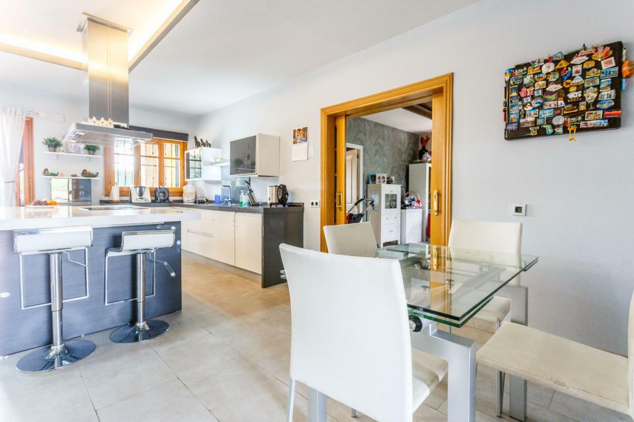 Divi Apartments Villa Reyes مايرينا ديل ألخارفي المظهر الخارجي الصورة